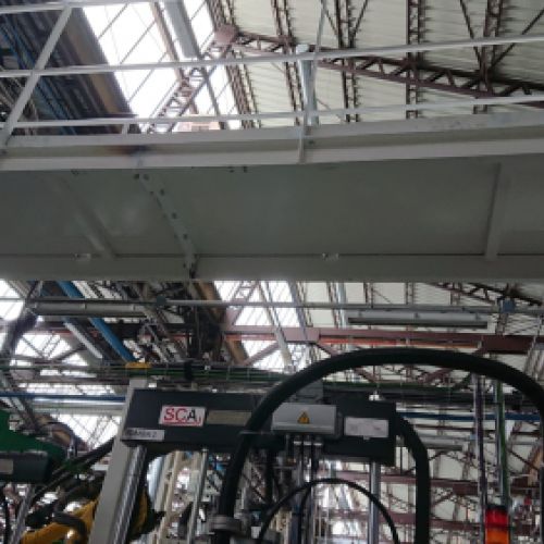 Escaleras y plataformas para fábrica de automoción