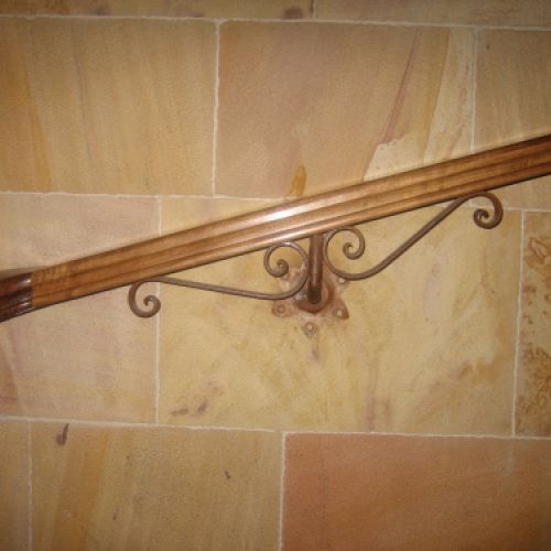 Sujecciones pasamanos